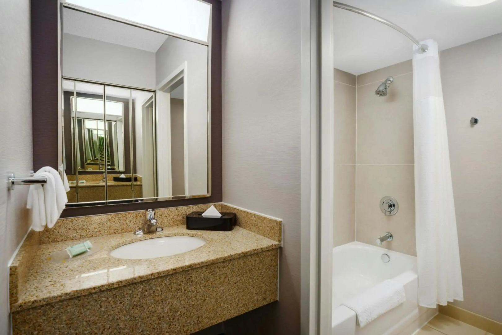 Courtyard by Marriott Chicago Midway Airport