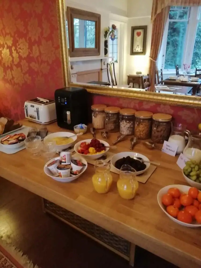 Lakeside Country Guest House