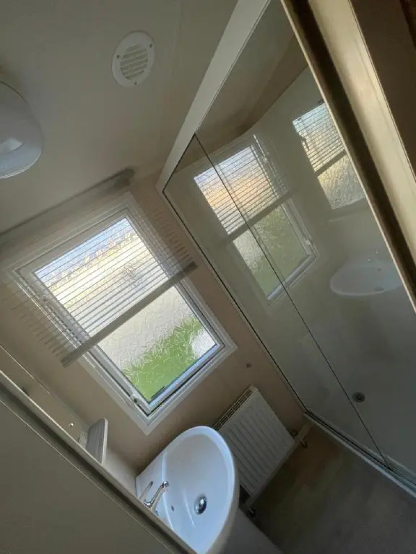 Delightful 6 Berth Holiday Home with Decking Area