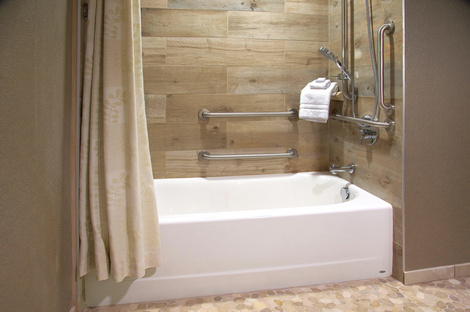 Hotel Indigo Traverse City by IHG