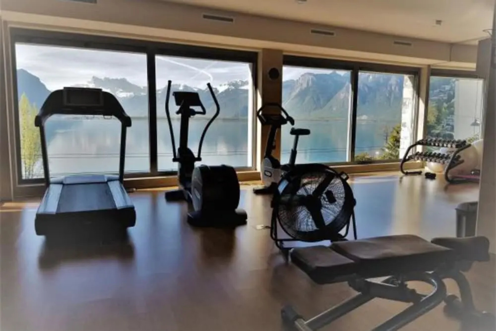 Montreux Lake View Apartments and Spa