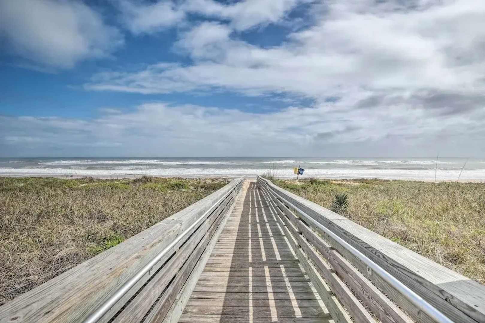 Ormond Beach Home w/ Screened Porch, Walk to Shore