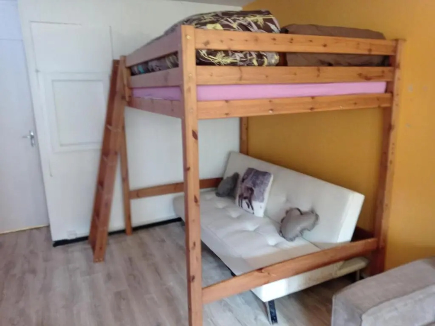 STUDIO en PLEINE MONTAGNE AVEC VUE SUR MARMOTTES