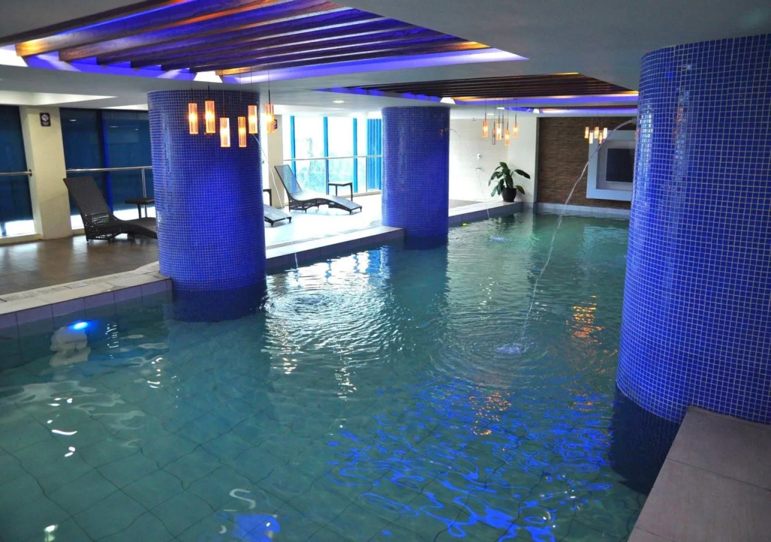 Hotel DreamWorld North EDSA