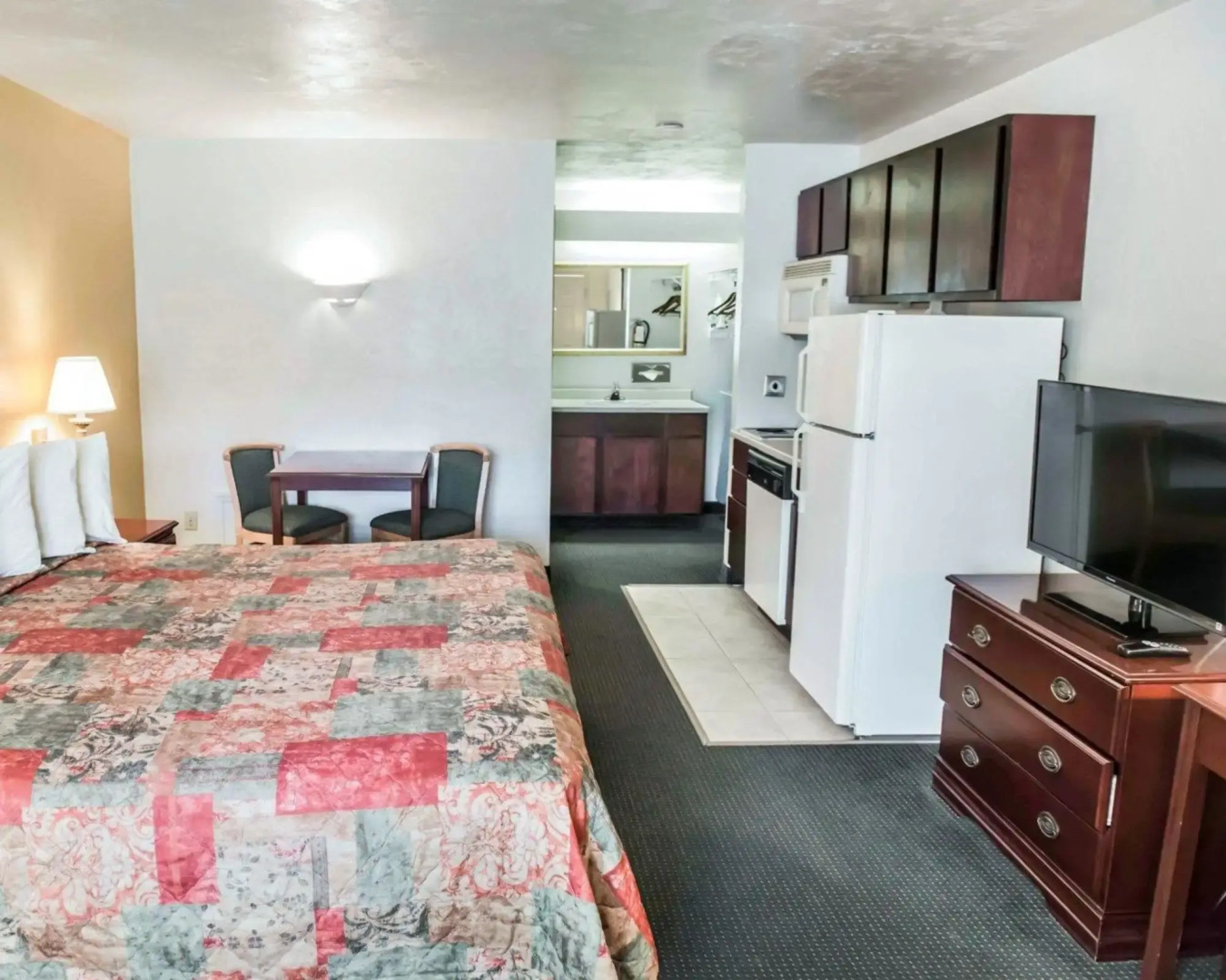 Suburban Studios Tallahassee near University