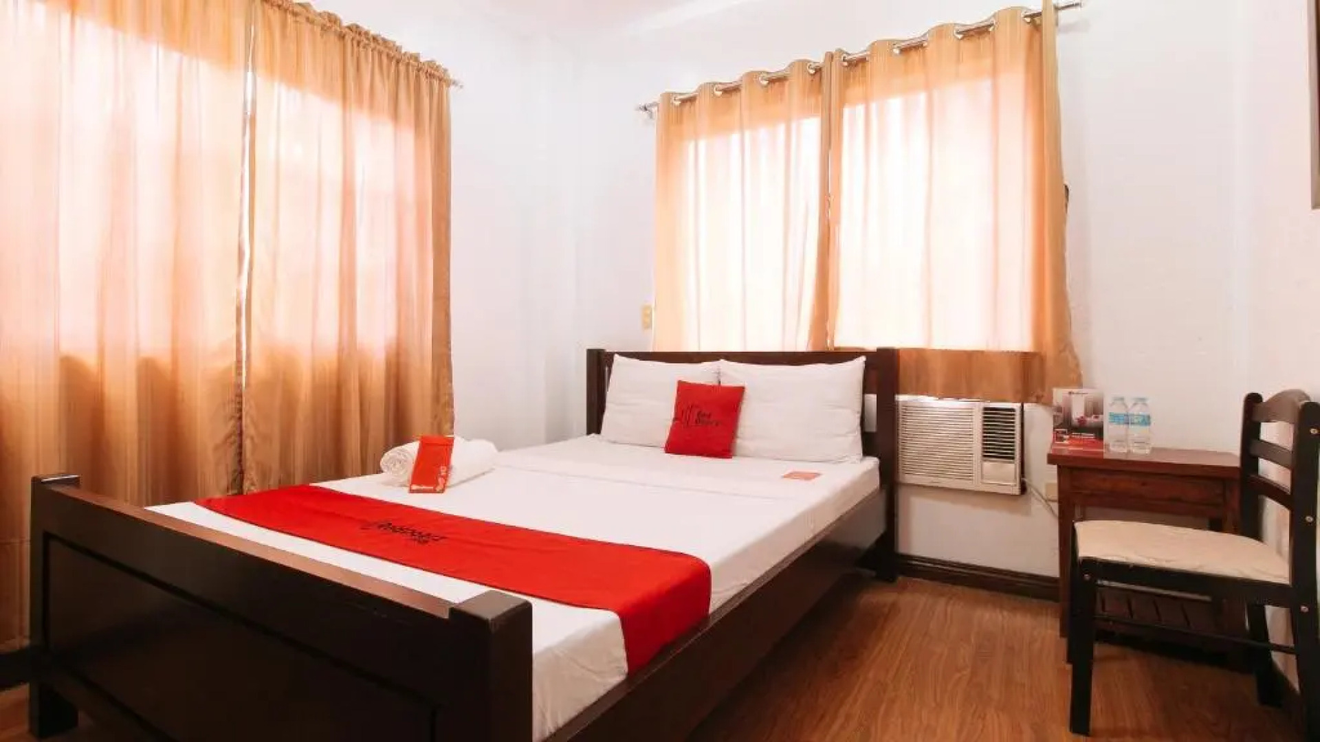 RedDoorz Plus @ New Orleans Auberge Hotel