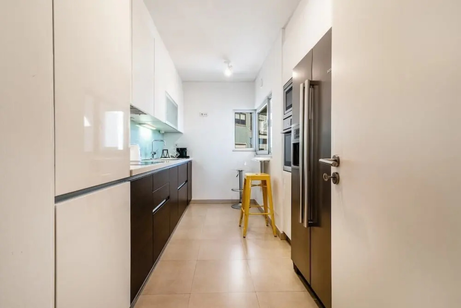 Gorgeous Apartment in Alges With Stunning Rooftop Pool