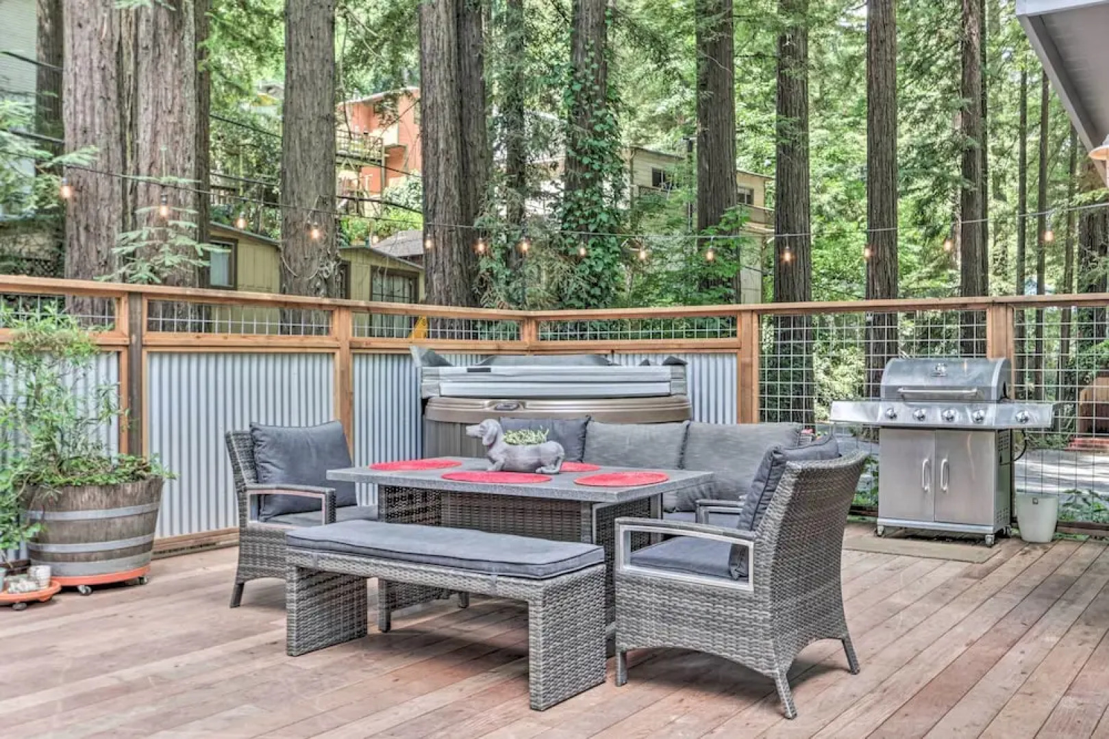 Redwoods Cabin w/ Hot Tub: Walk to Russian River!