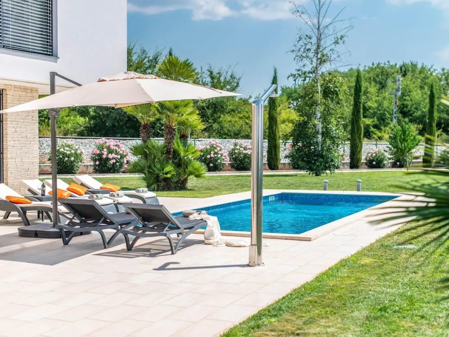 Luxury Villa With Pool and sea View