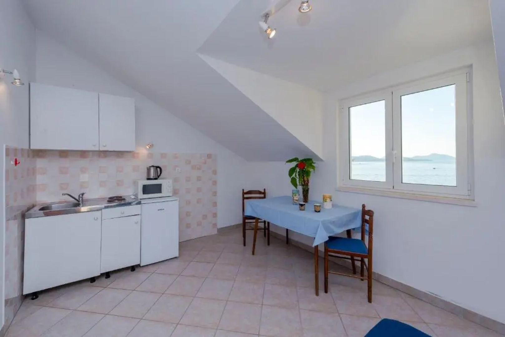Apartment Dia - 30 m from sea