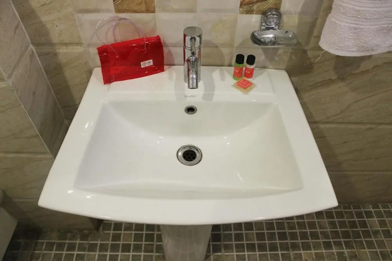 OYO 1180 Hotel Kartikay