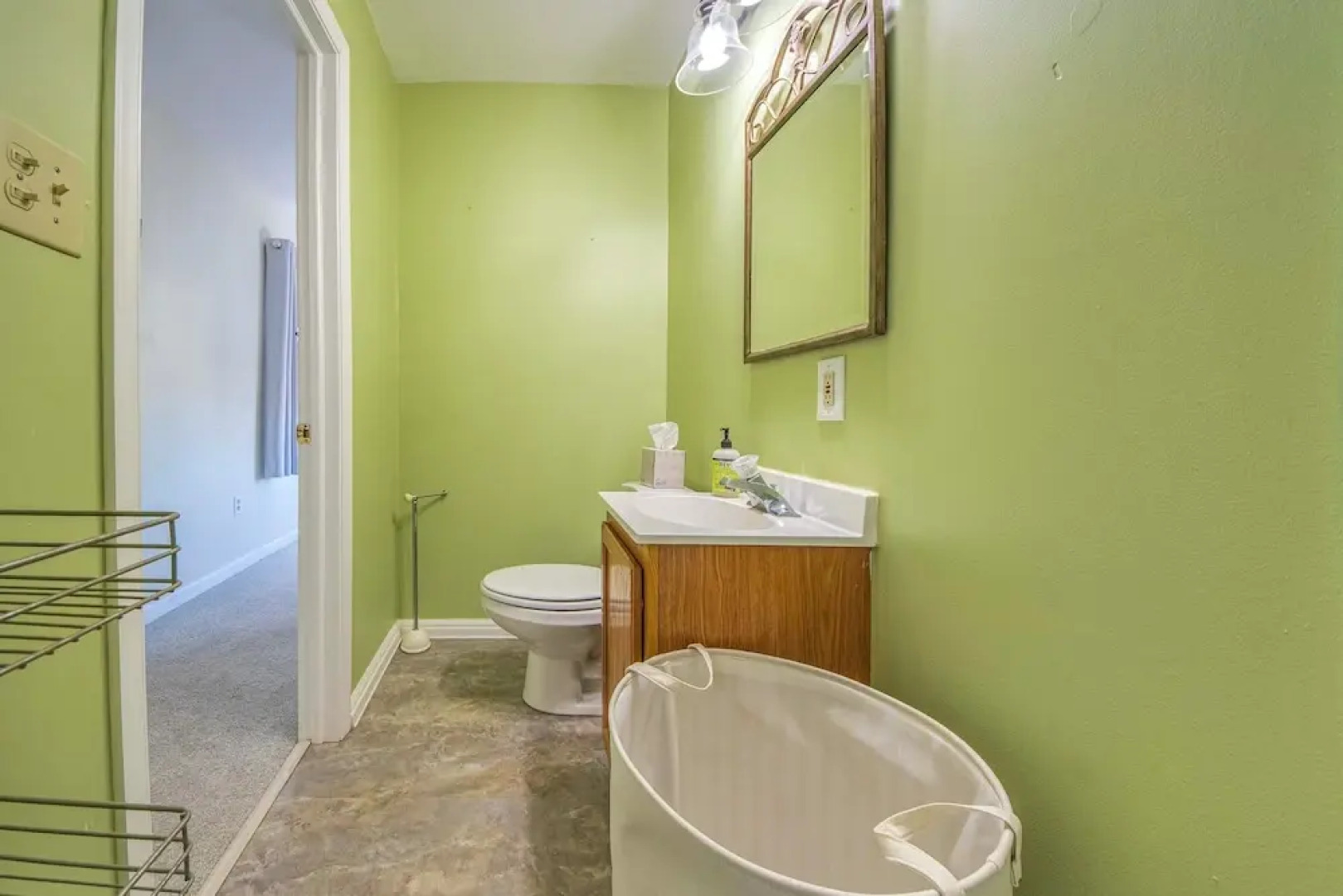 Stroll Into Town: Cozy Apartment in Kilmarnock