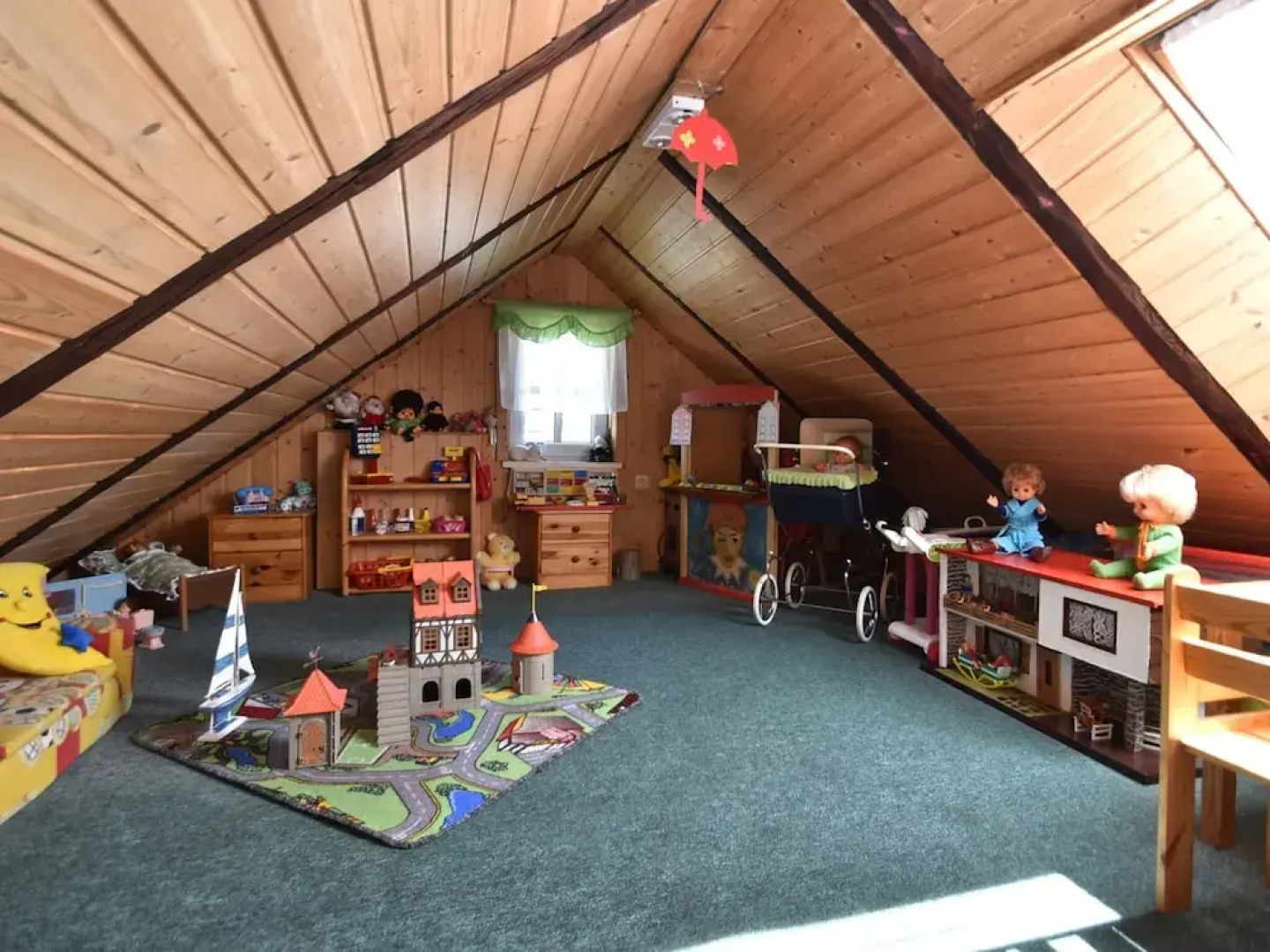 Sophisticated Holiday Home With Garden