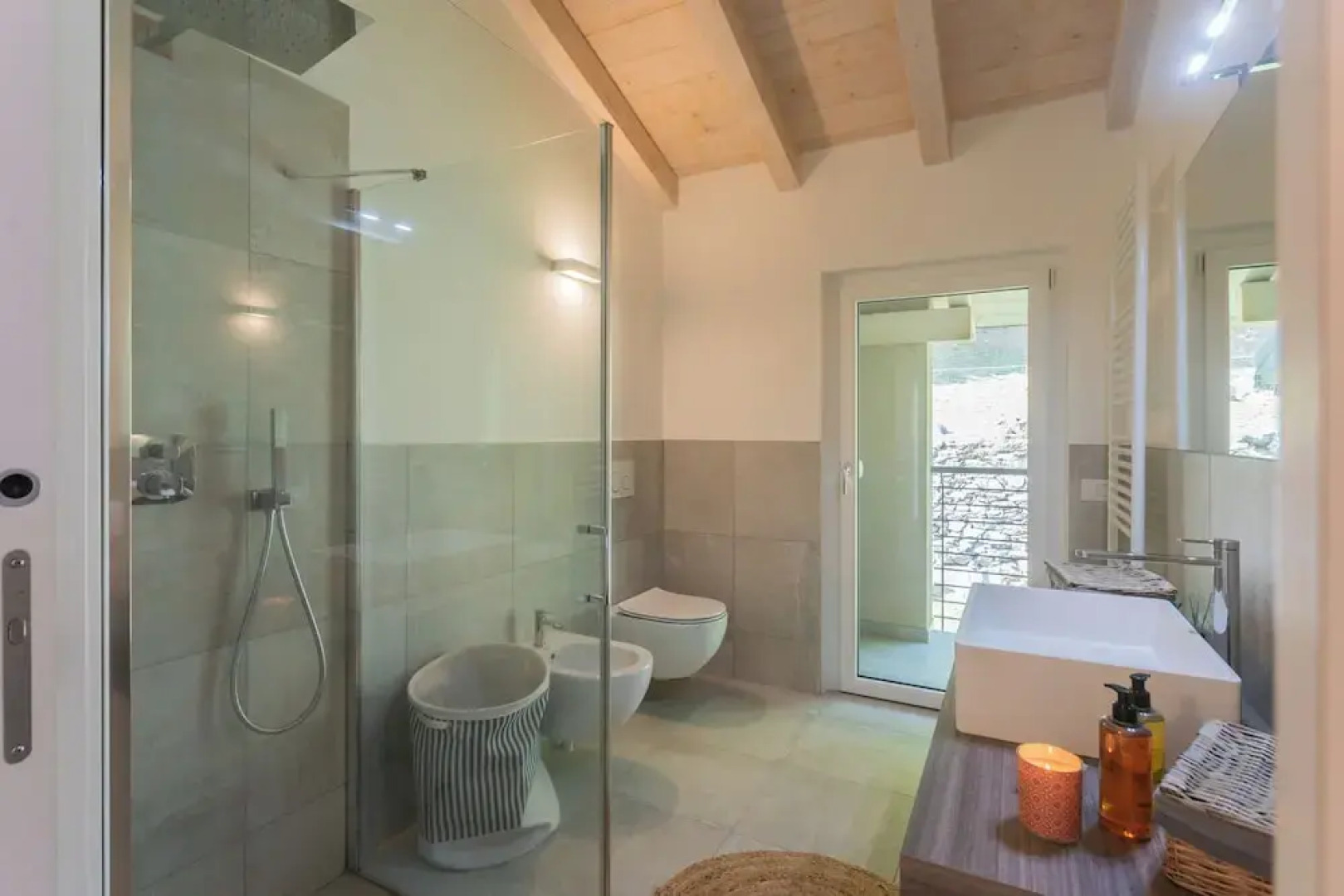 Blooms by the Lake by Rent all Como