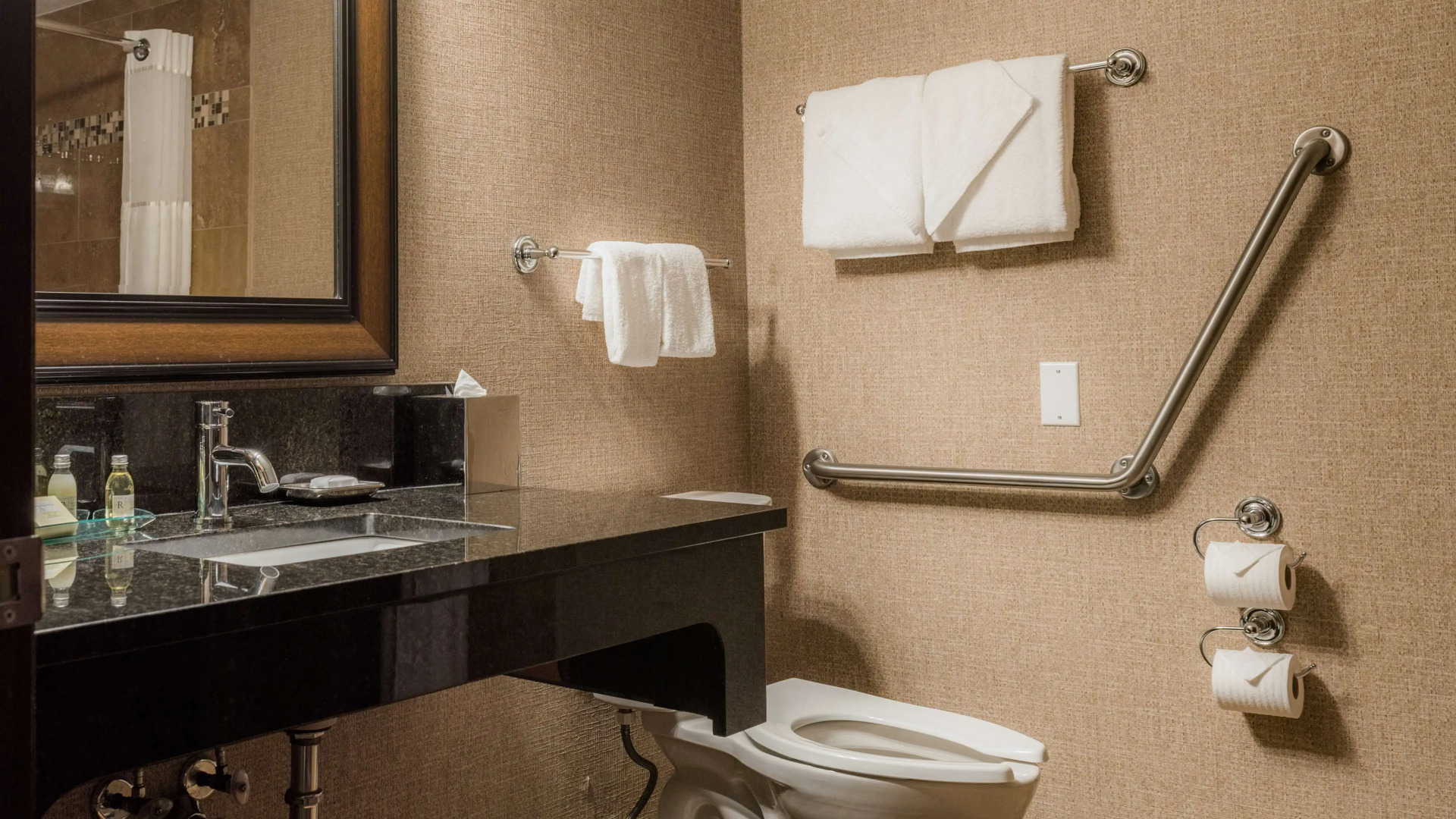 Prestige Lakeside Resort, WorldHotels Elite