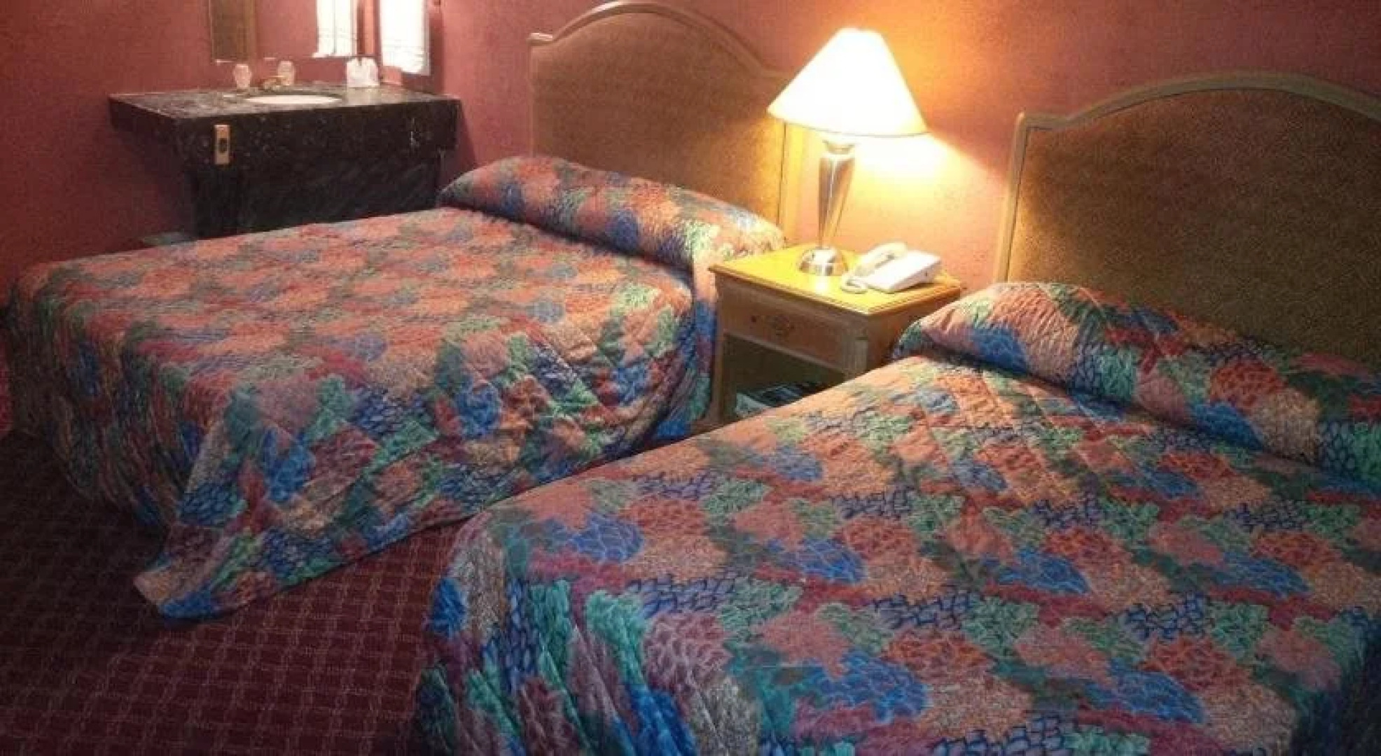 Pink Fountain Motor Inn