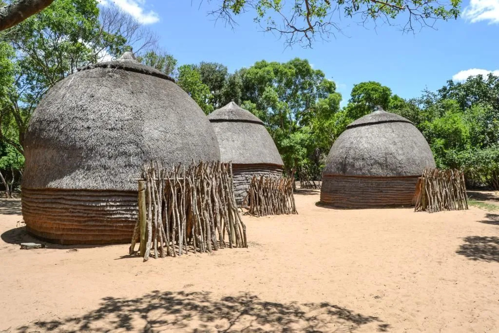 Gooderson Dumazulu Lodge & Traditional Village