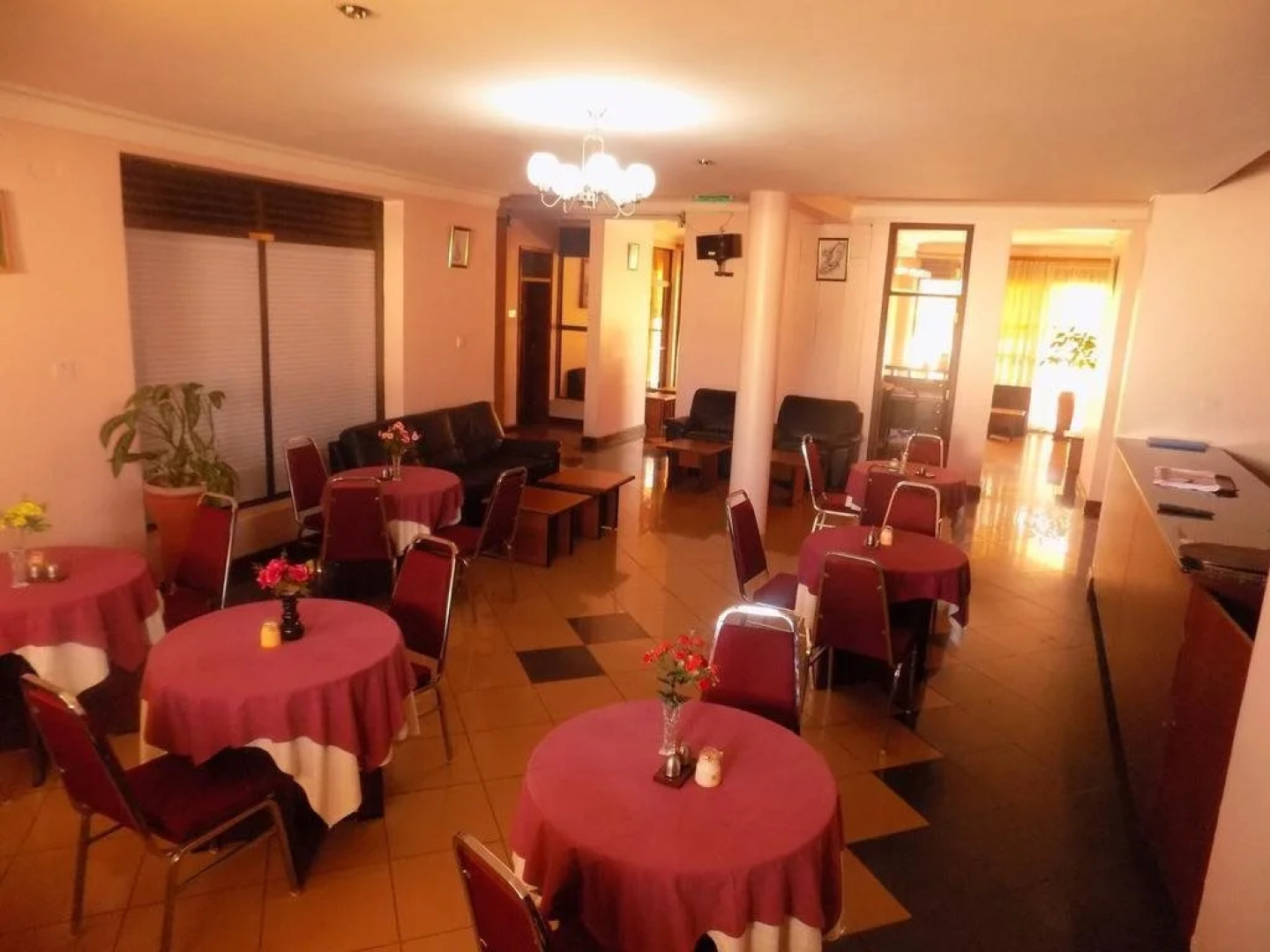 Entebbe Travelle'rs Inn