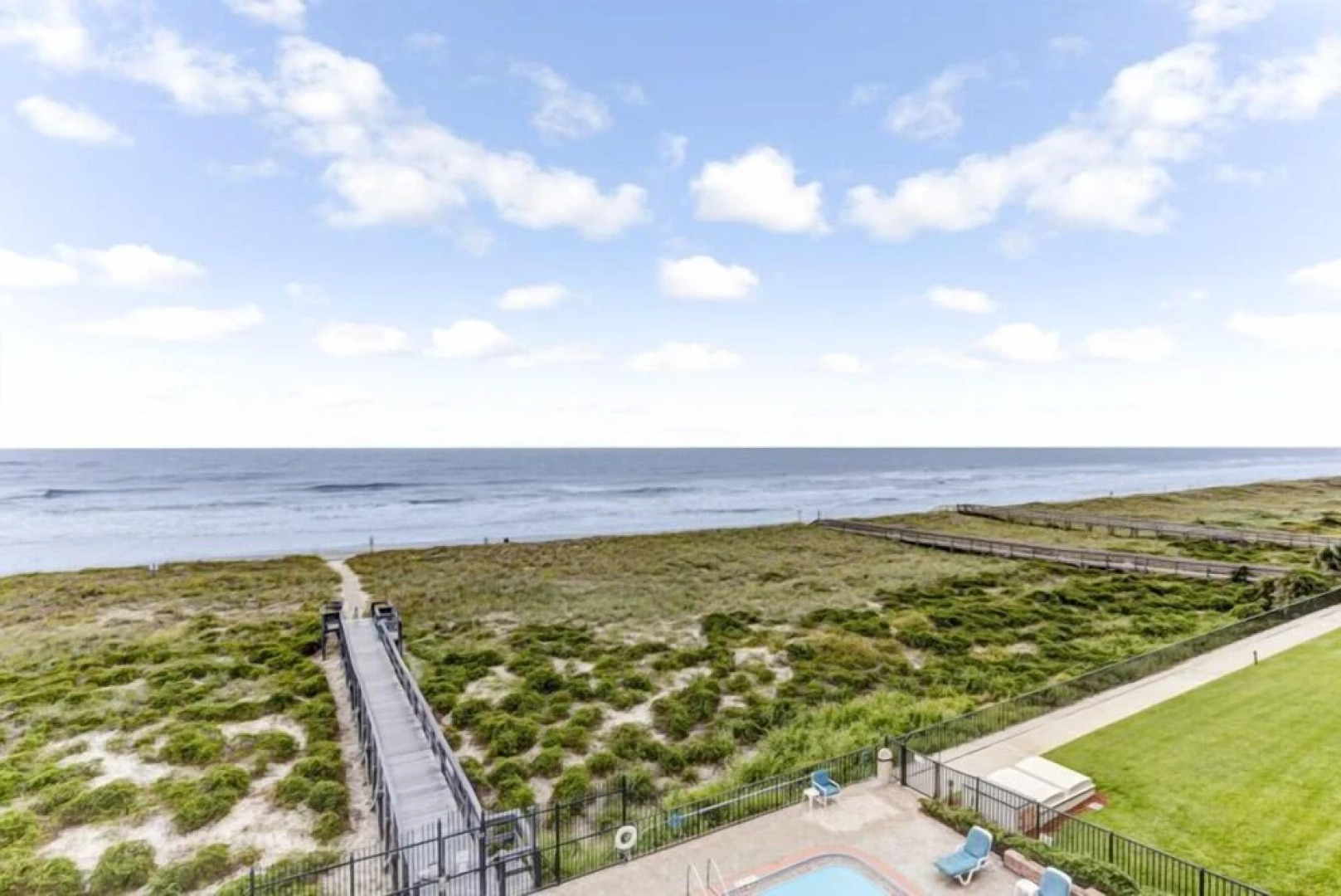 Amelia South H4 by RedAwning