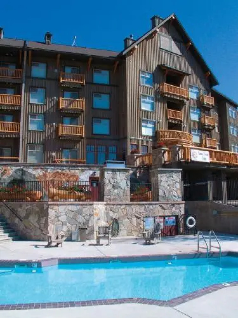 Snow Creek Cabins by Fernie Lodging Co