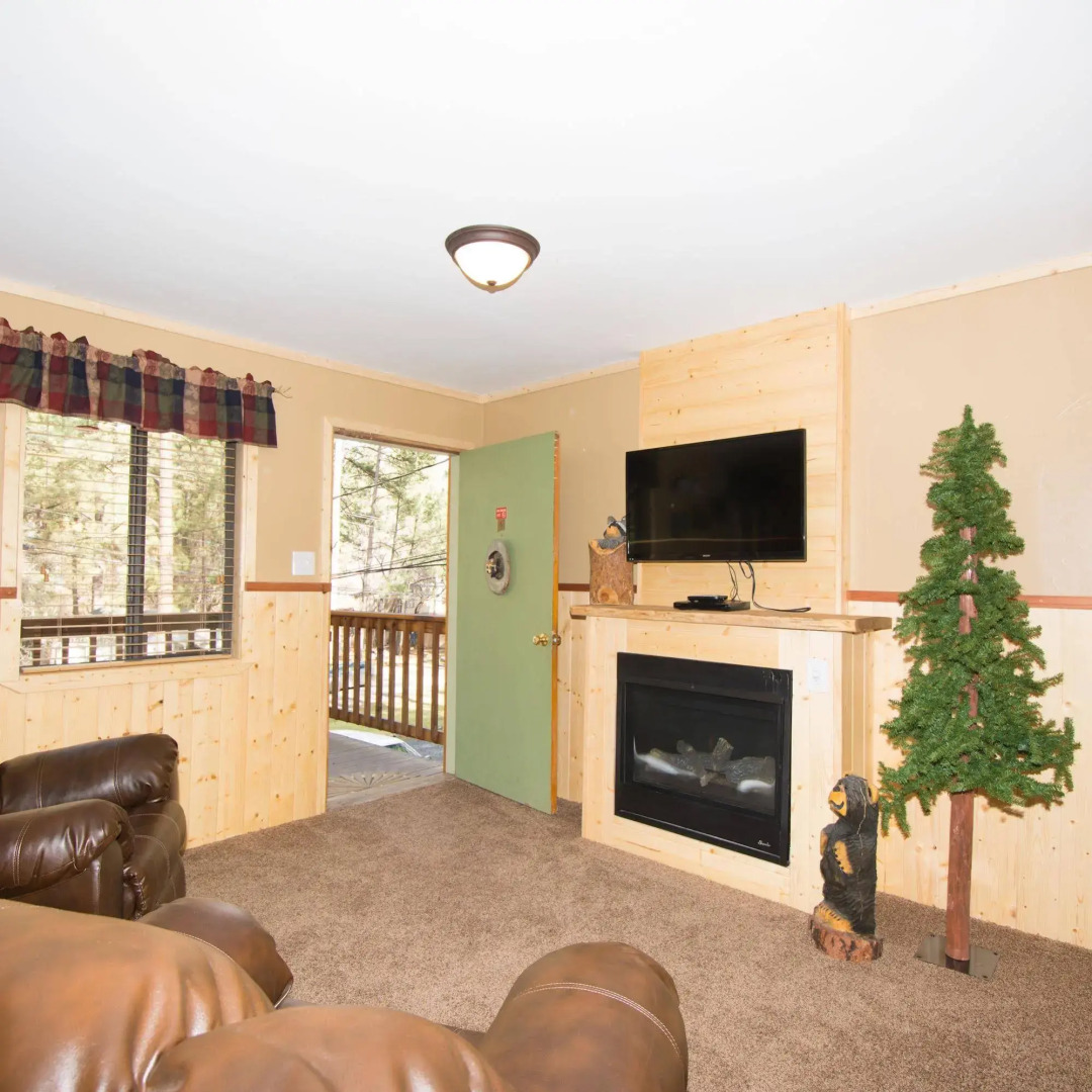 Upper Canyon Inn & Cabins