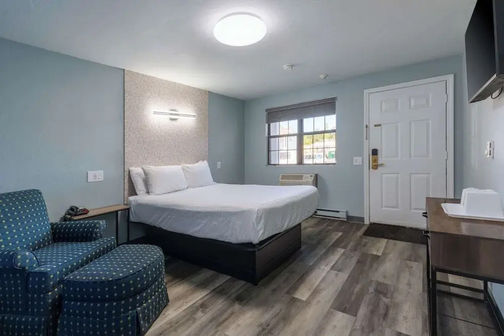 Knights Inn North Attleboro