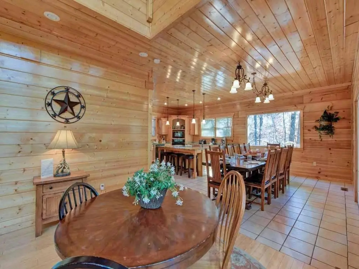 Unbridled Spirit 5 Bedroom Home with Hot Tub