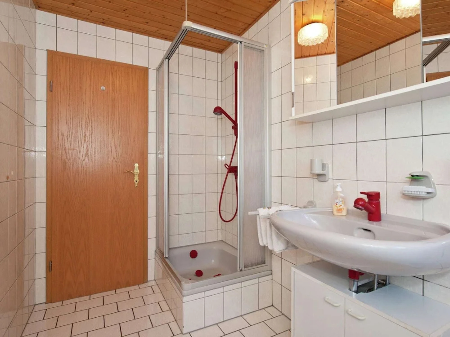 A Holiday Home for 2-4 People Near the Edge of a Wood