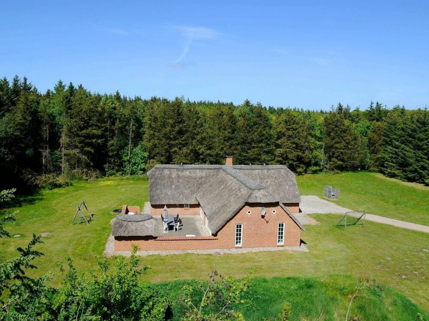 Spacious Cottage in Ulfborg With Indoor Pool