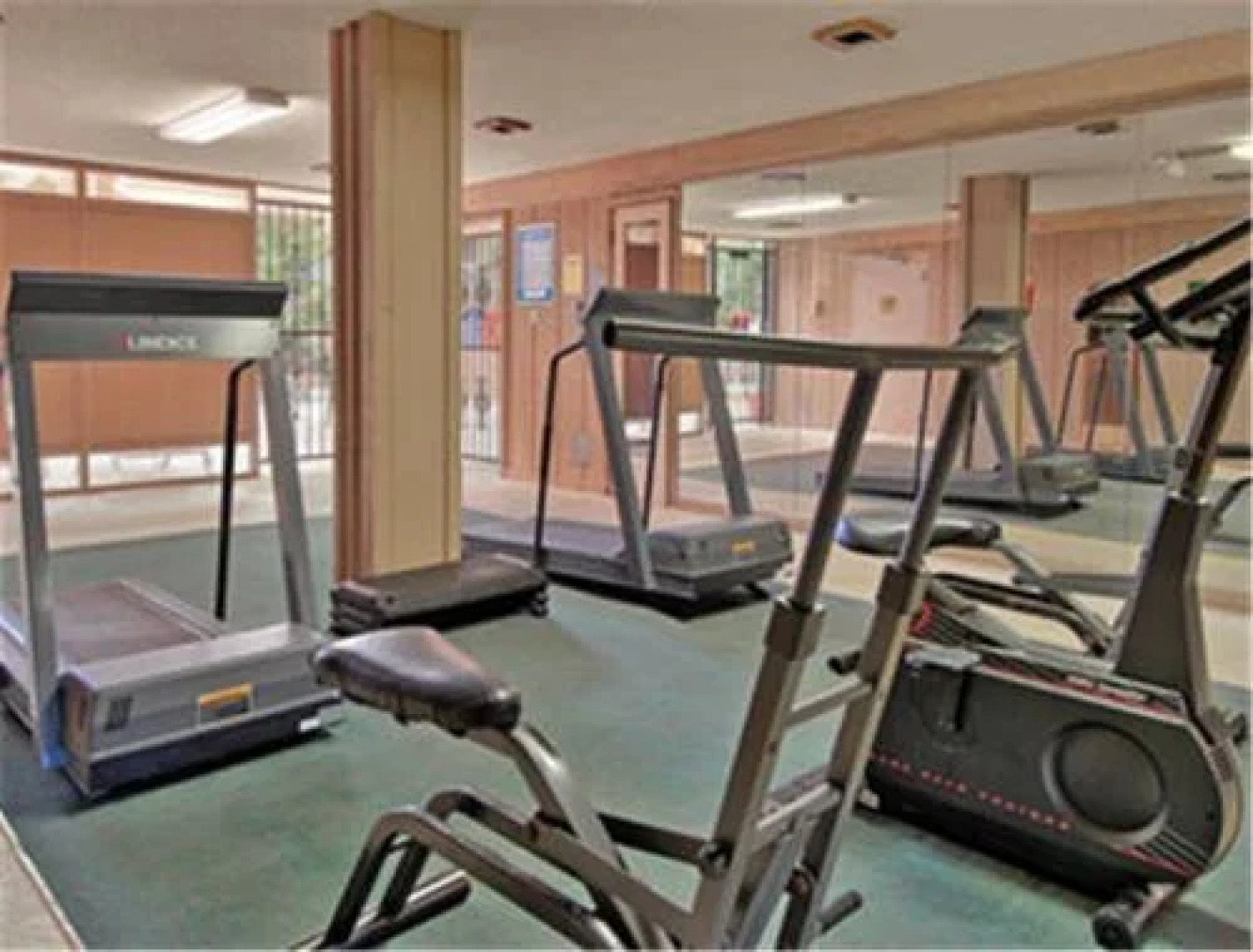 Howard Johnson Plaza