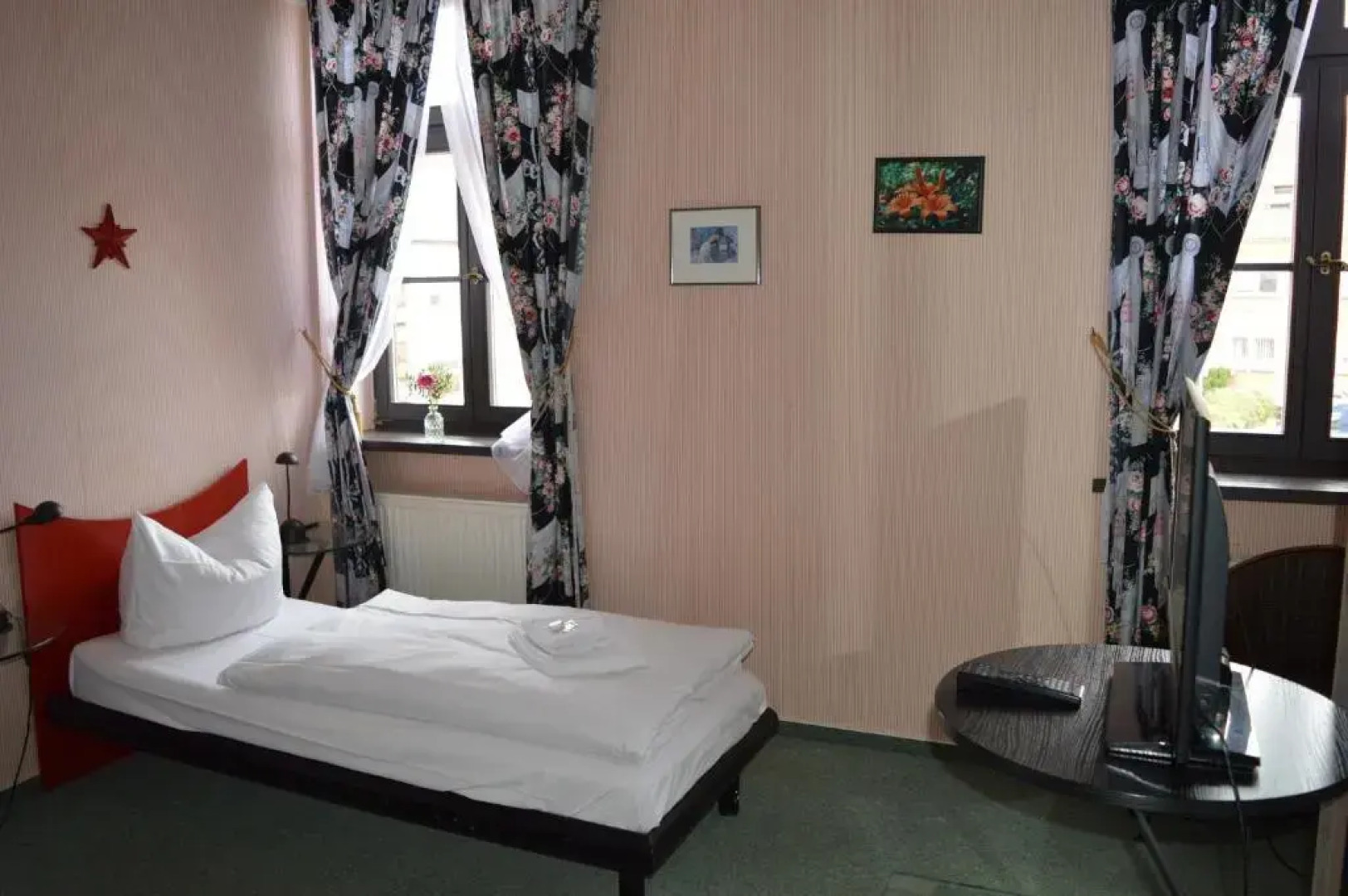 Hotel-Sternthaler /Rathauseck