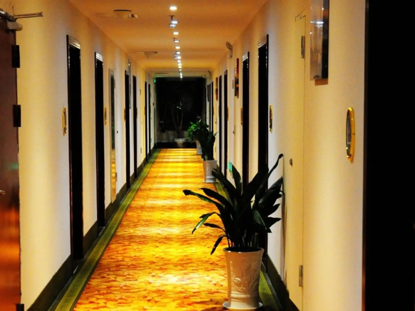 GreenTree Inn Dongtai Jianggang Yingbin Road Gangcheng Avenue Business Hotel
