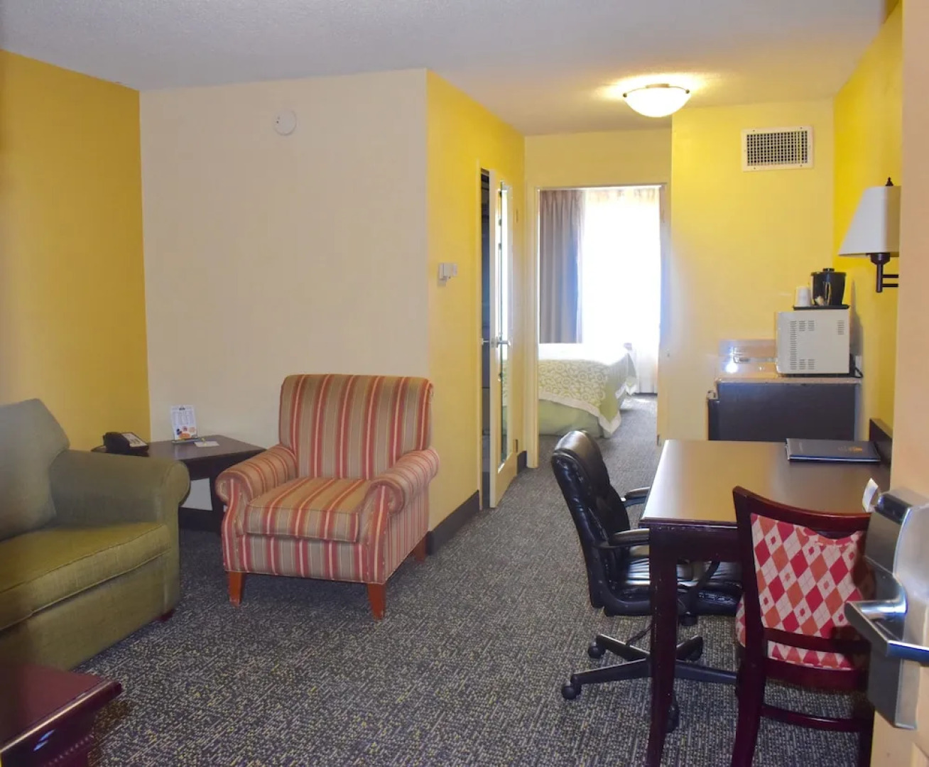 Days Inn & Suites Tucker/Northlake