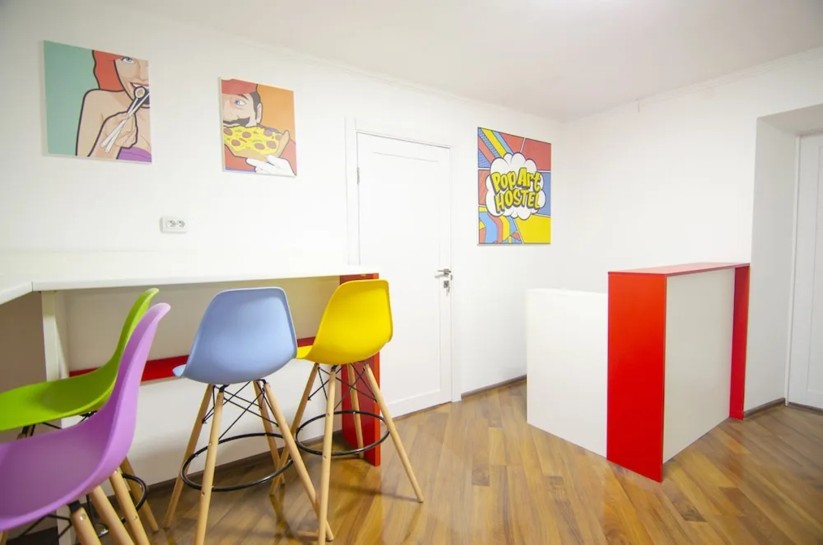 Pop Art Hostel Rynok Square