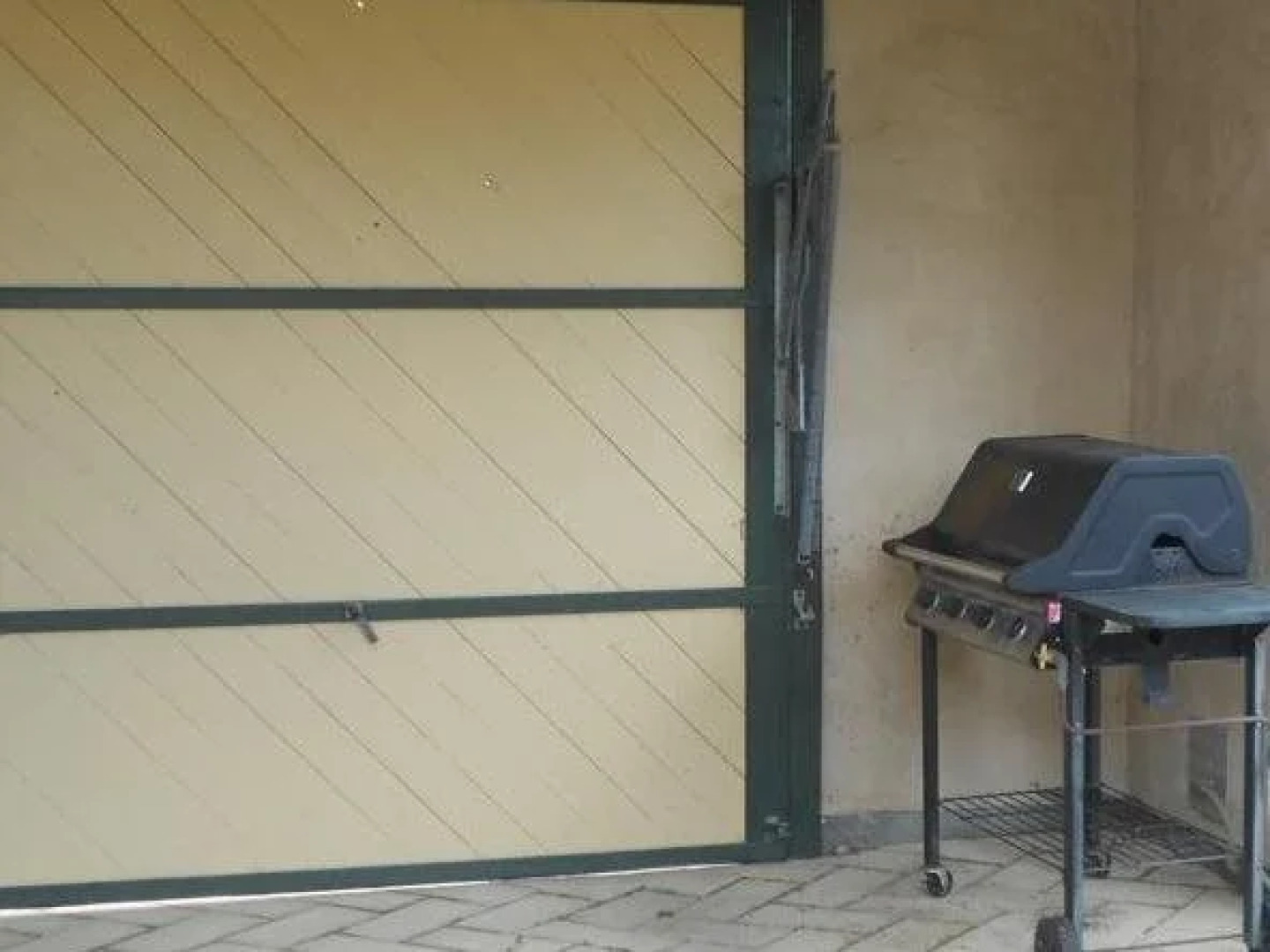 Arches Spa Apartments & Complex