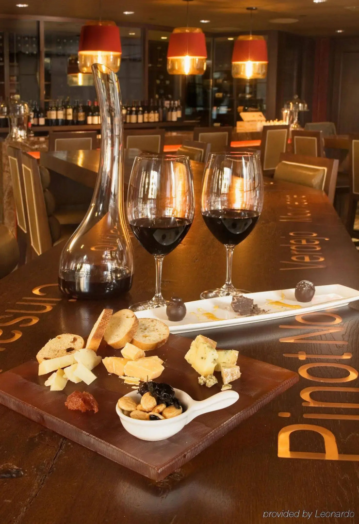 InterContinental Chicago Magnificent Mile by IHG