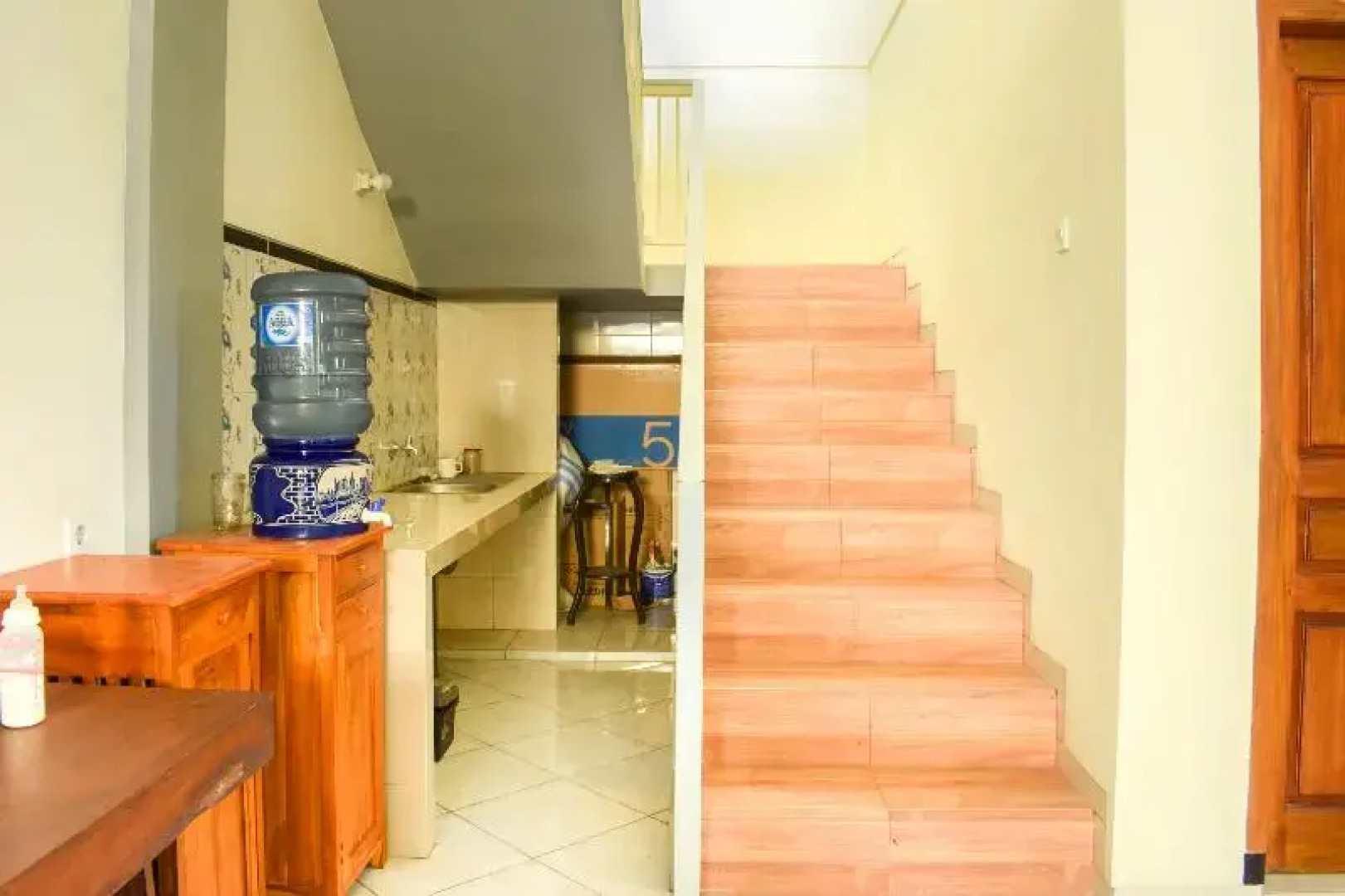 OYO 1642 Penginapan Anggrek Syariah 2