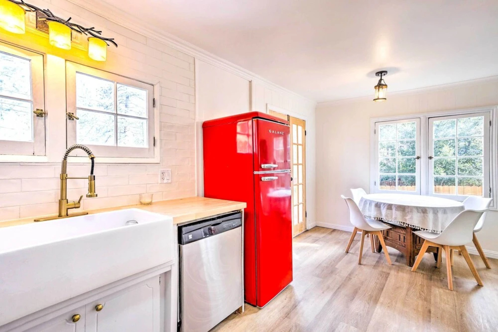 Cozy Home, 1/2 Mi to Downtown, 4 Mi to Hikes!