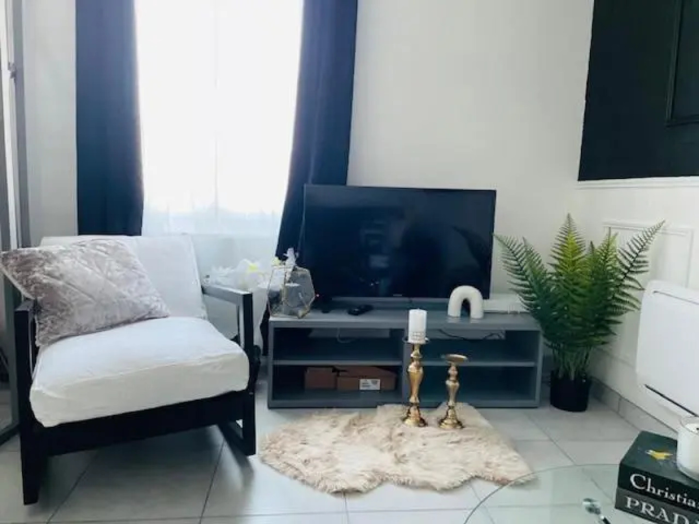 Agréable Maison 2 chambres, parking gratuit, proche centre ville et A10