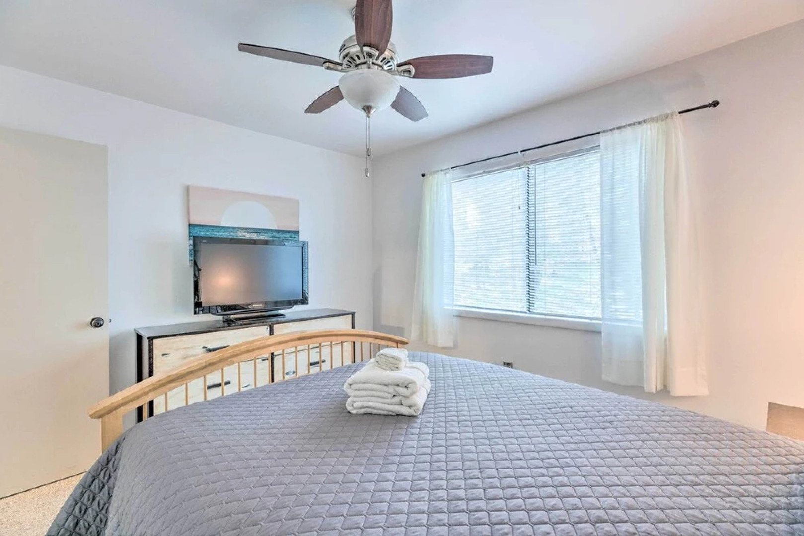 Top Shelf Home w/ Deck: 1 Mi to Ski Slopes!