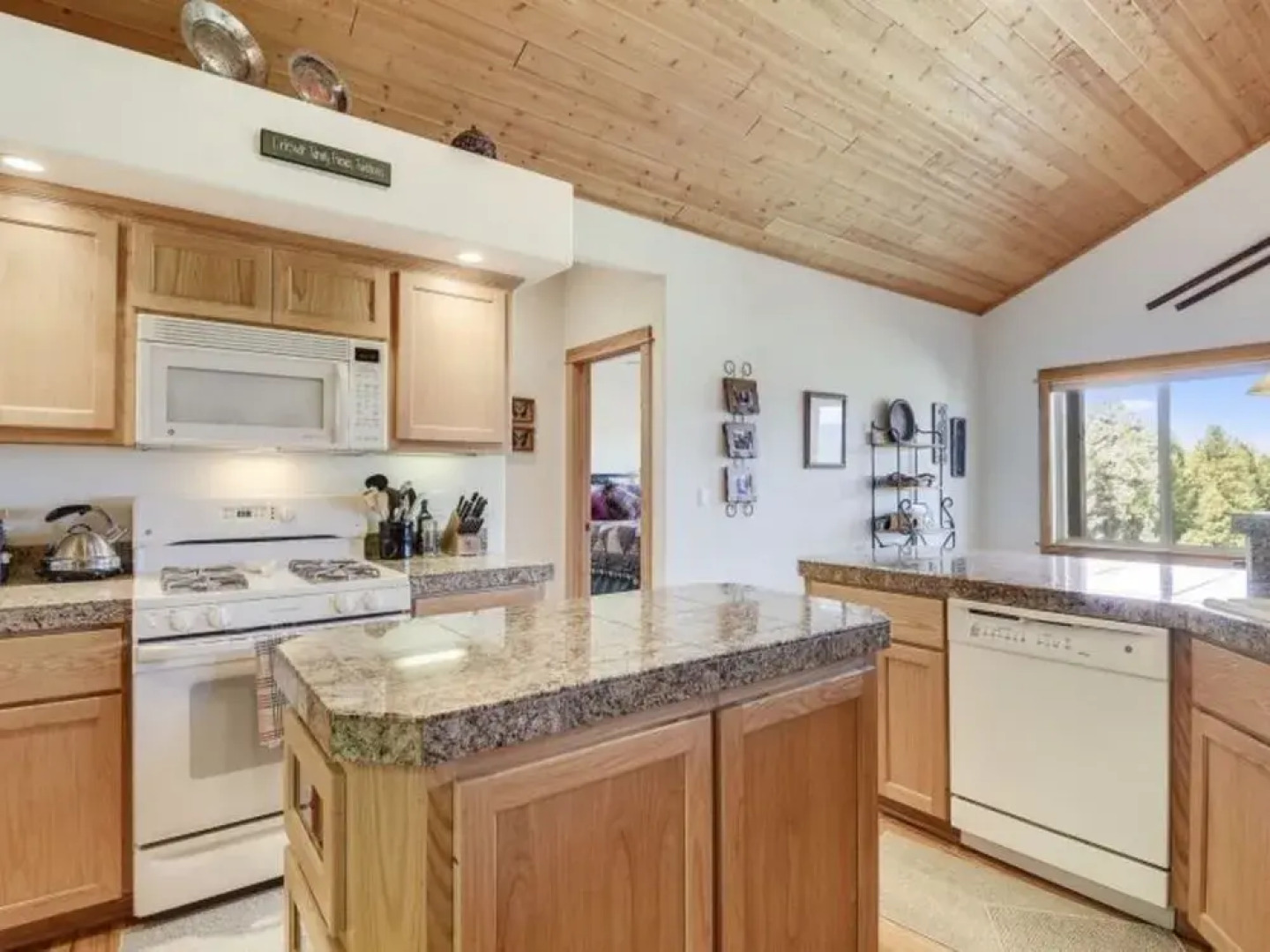 44 Glenwood Ct 3 Br Home by RedAwning