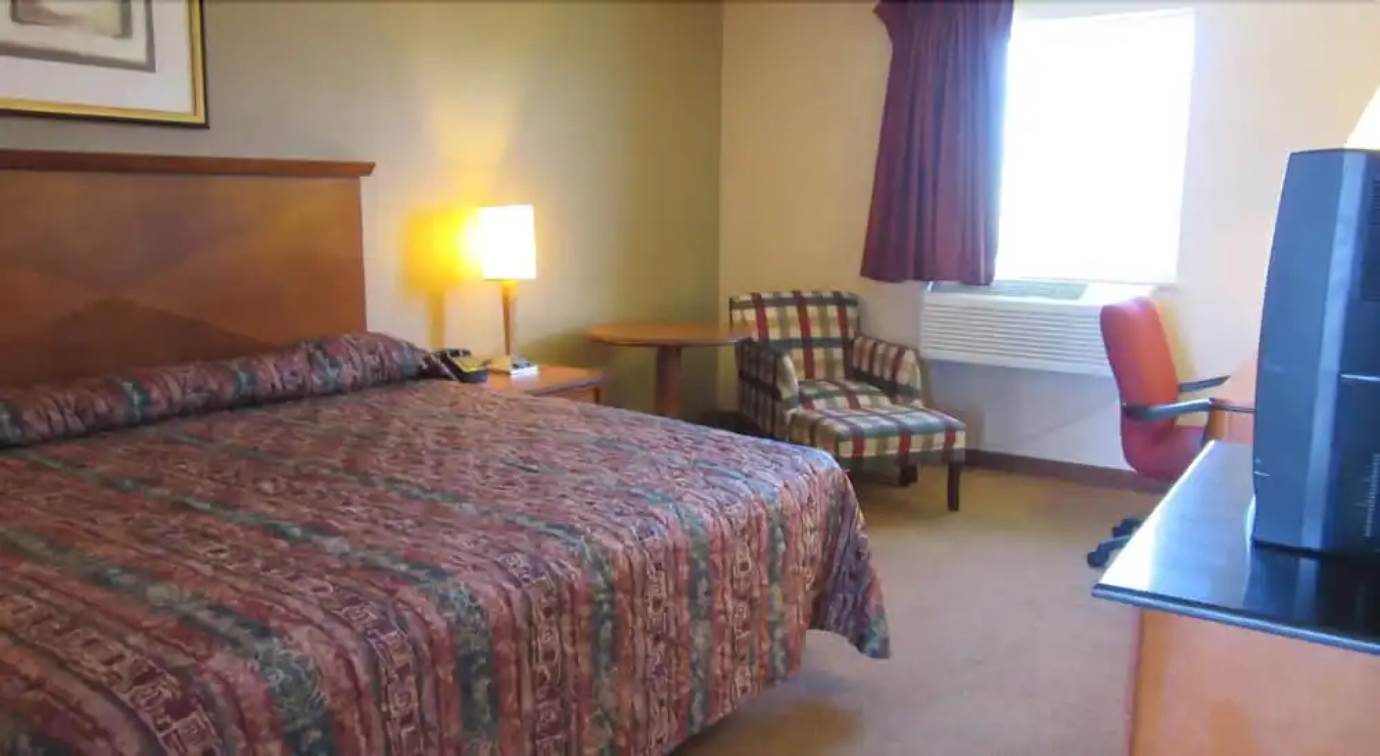 Bella Vista Inn & Suites