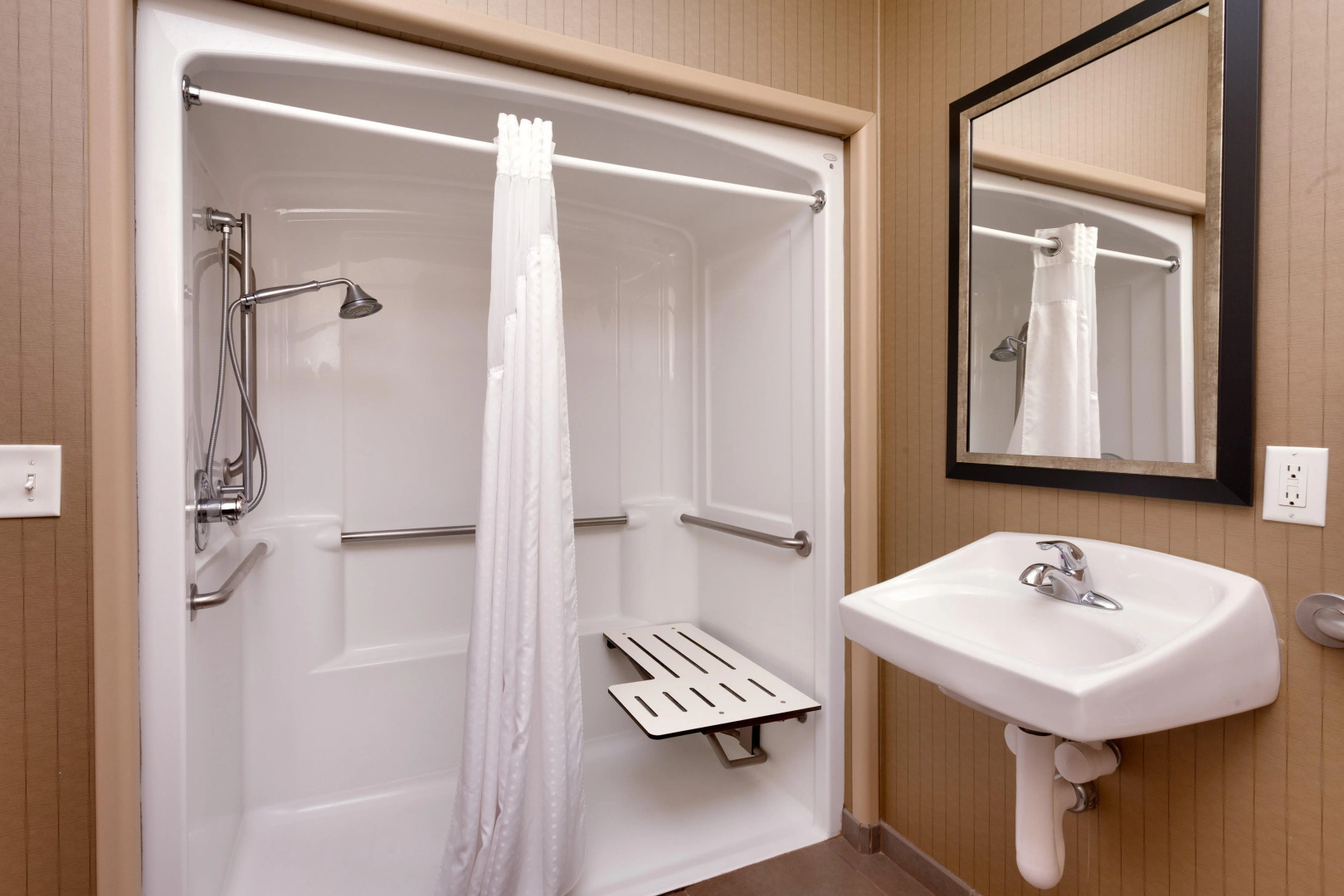 Holiday Inn Express & Suites Grand Junction by IHG