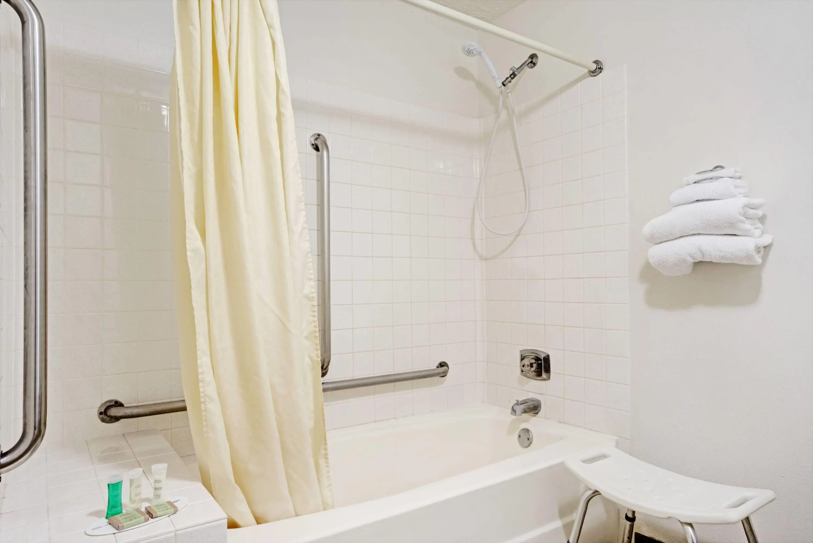 Super 8 by Wyndham Chaska