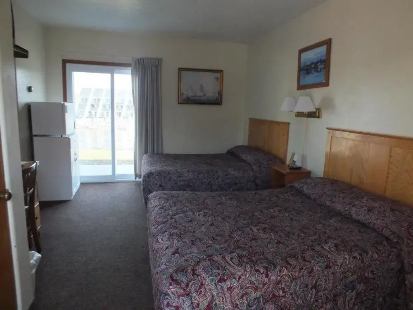 Little Riverside Motel & Marina