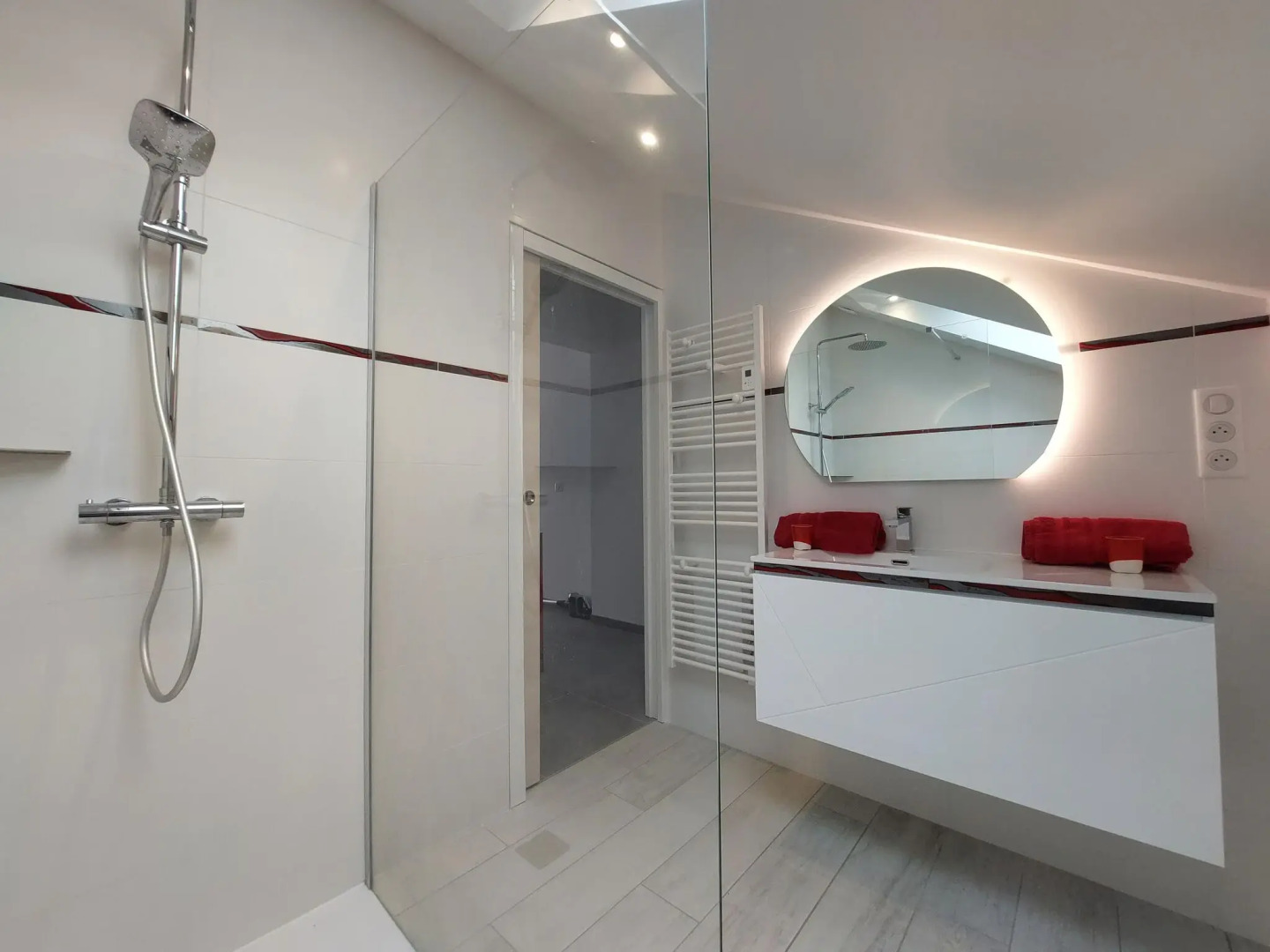 Apartment in top location, sea view, direct access to the beach, Plonévez-Porzay