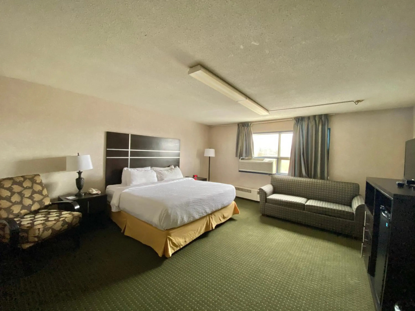 Ramada by Wyndham Whitecourt