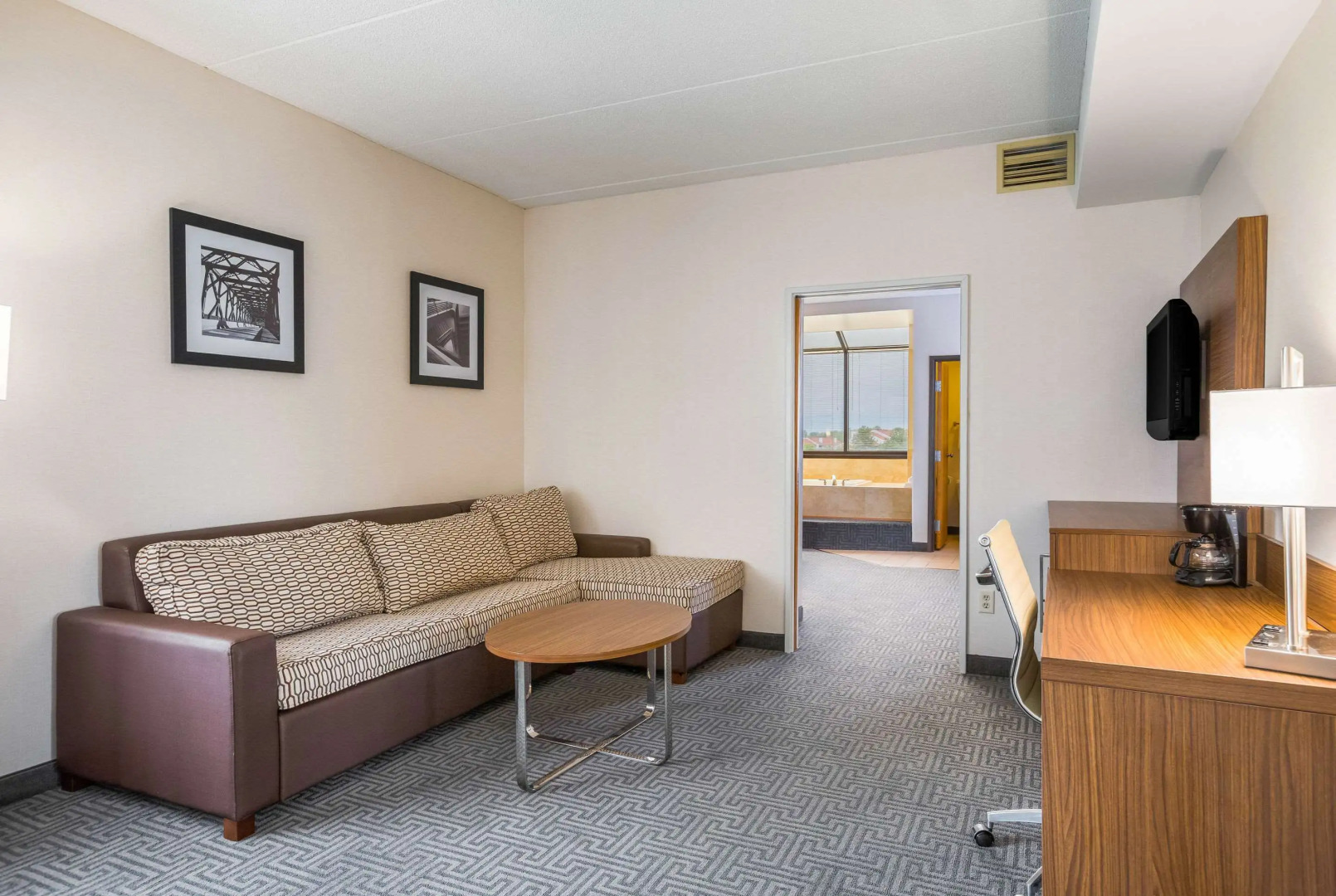 Quality Suites Lansing West