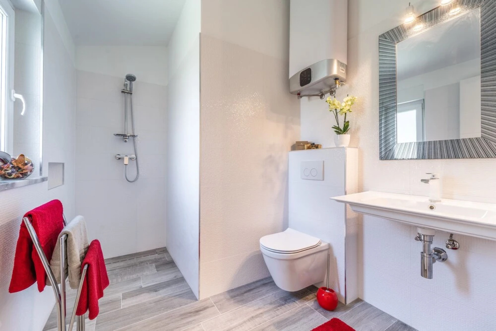 Modern Villa With Pool and Terrace