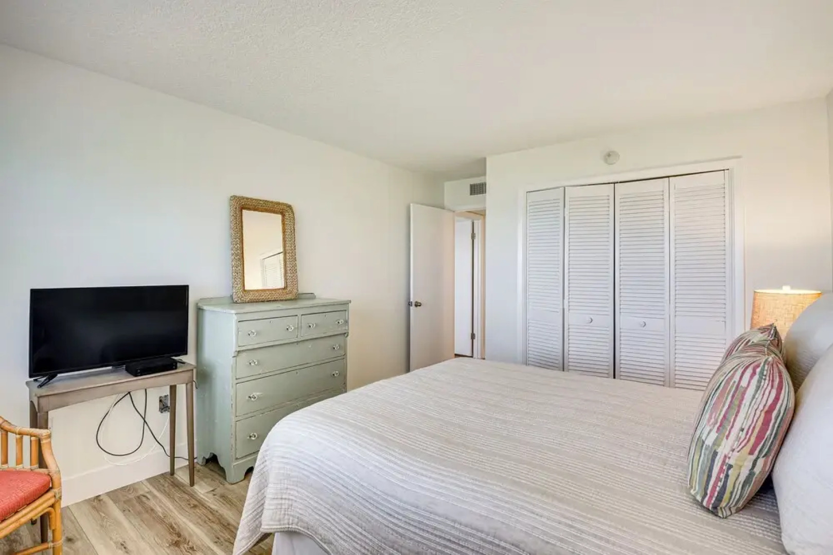 Beachfront Condo w/ Pool Access in Ponce Inlet
